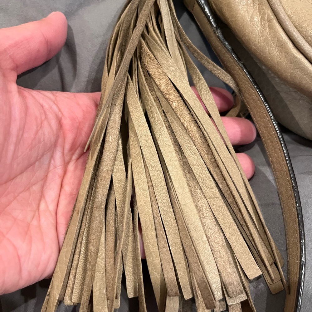 Gucci Beige/Tan Soho Disco Leather Crossbody Bag with Tassel - Picture 6 of 15